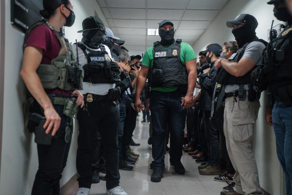 Federal government, New York sue over federal officers not wearing masks