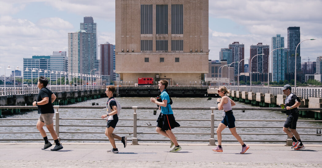 Their Idea of a Fun Run? A 32-Mile Loop Around Manhattan.