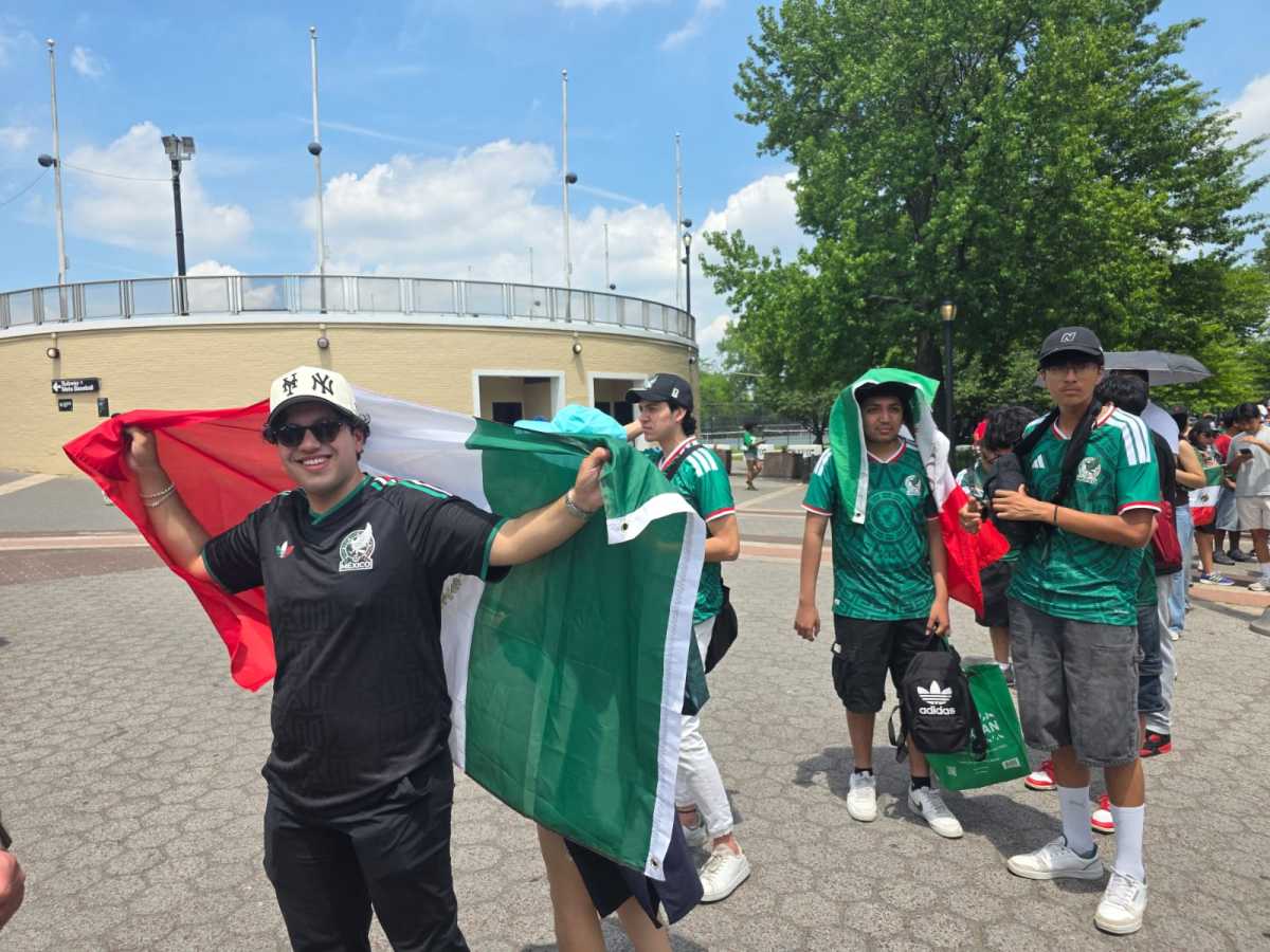 Hochul cuts the ribbon at Queens World Cup fan fest ahead of Mexico vs South Africa in tournament opener – QNS