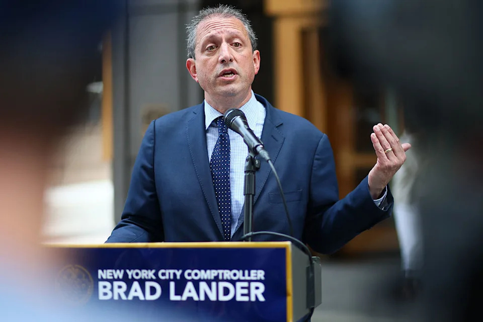 NYC Comptroller Brad Lander (Michael M. Santiago / Getty Images file)