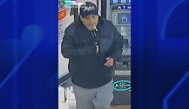 News 12 | Brooklyn | Burglar Gets Away With Safe Containing 100k From Business During Theft Spree In Cypress Hills
