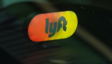 Lyft, Uber sue New York City to block driver retention law