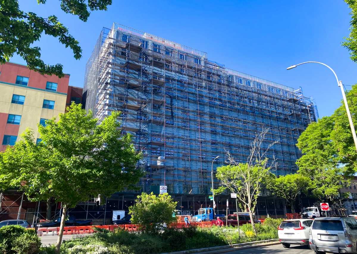 New buildings on former nursing home parking lot will bring 297 apartments to Bed-Stuy • Brooklyn Paper