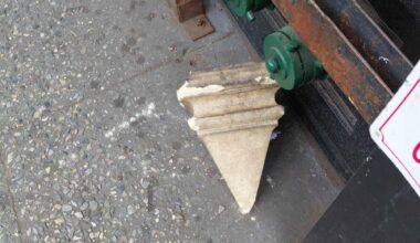 Boy struck in head by chunk of concrete that fell from a rooftop in Jackson Heights while walking on 82nd Street: DOB – QNS