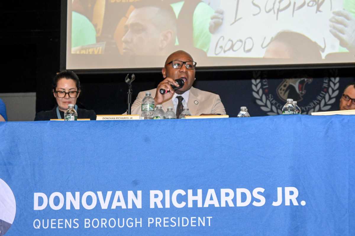 BP Richards discusses quality-of-life concerns during South Jamaica town hall – QNS