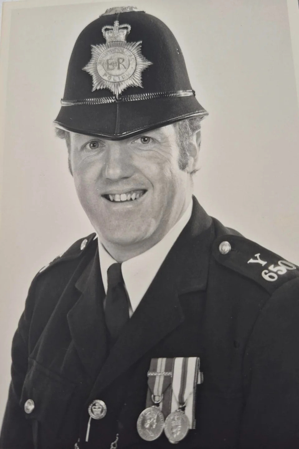 'Devotion to duty, great courage and a complete disregard for [his] own safety'