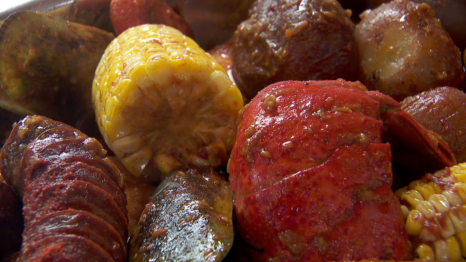 Blu Cajun Brings Seafood Boils to Brooklyn Park