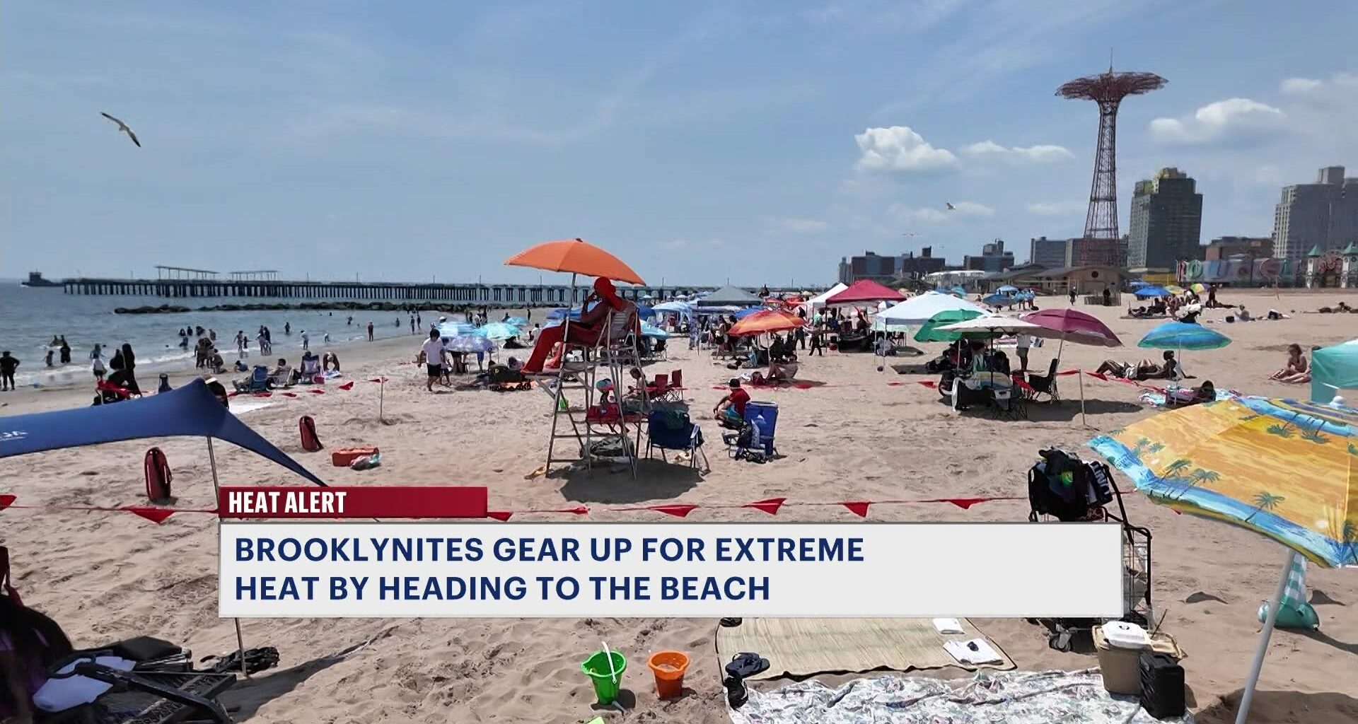 News 12 | Brooklyn | Brooklyn Residents Gear Up For Extreme Heat By Heading To The Beach