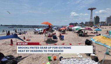 News 12 | Brooklyn | Brooklyn Residents Gear Up For Extreme Heat By Heading To The Beach