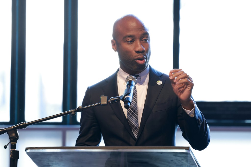 Kamar H. Samuels speaking at the 40th Annual Tribute to Dr. Martin Luther King, Jr.