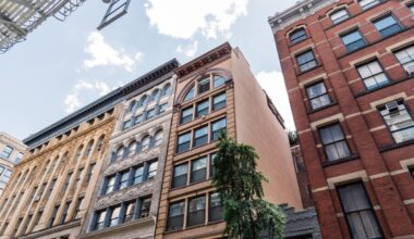 Manhattan median rents hit record high with nearly 10% increase over a year