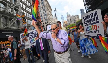 Sen. Chuck Schumer mercilessly booed at NYC Pride Parade