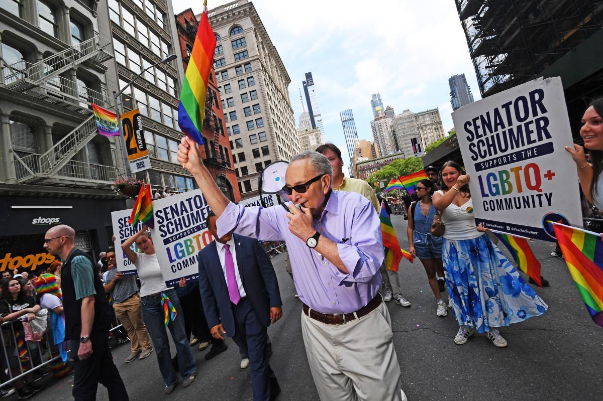 Sen. Chuck Schumer mercilessly booed at NYC Pride Parade