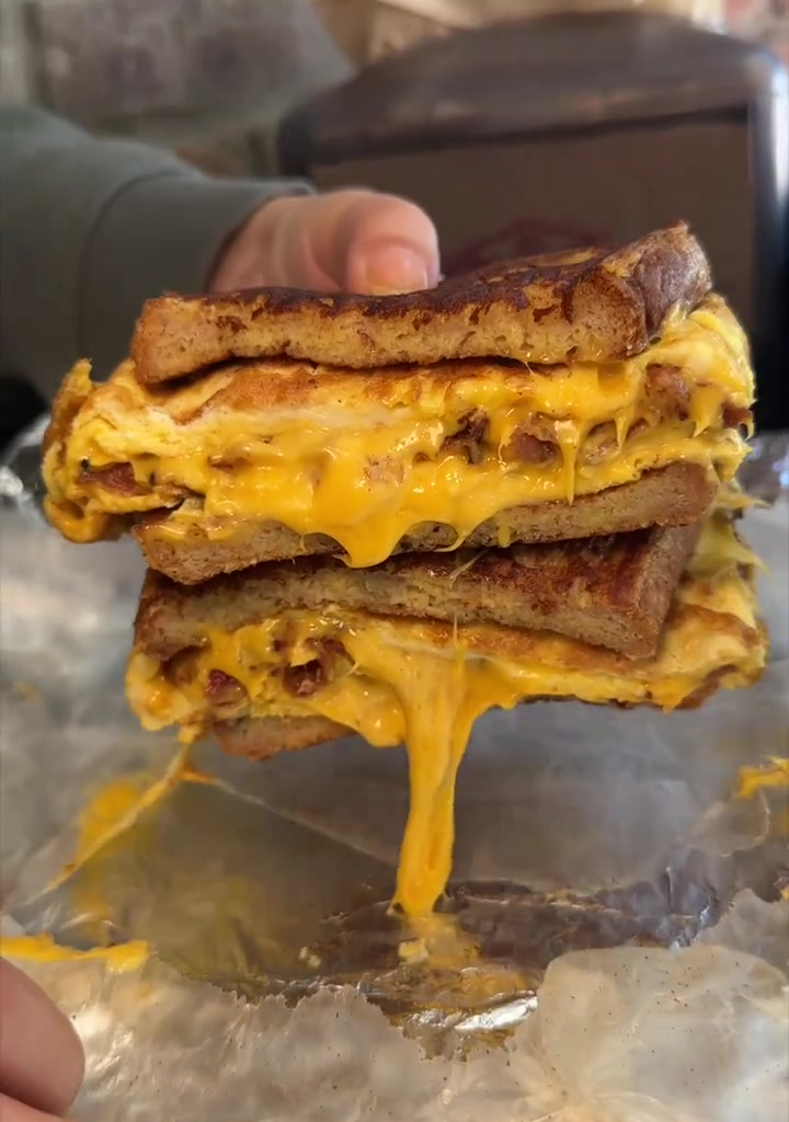 Why This Brooklyn Burger Joint’s Outrageous Breakfast Sandwich Mix Is Sweeping NYC