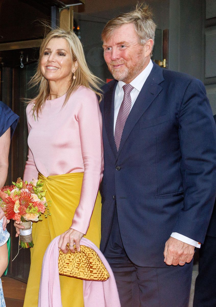 Queen Máxima dazzles in metallic gold and blush pink at Holland Festival with stunning gemstone drop earrings