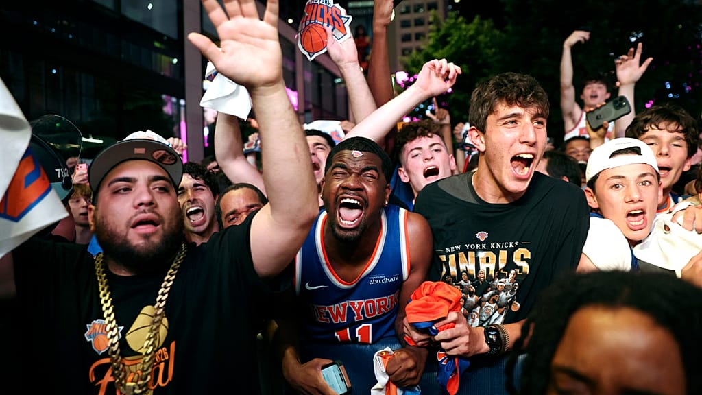 New York erupts as Knicks win first NBA title since 1973