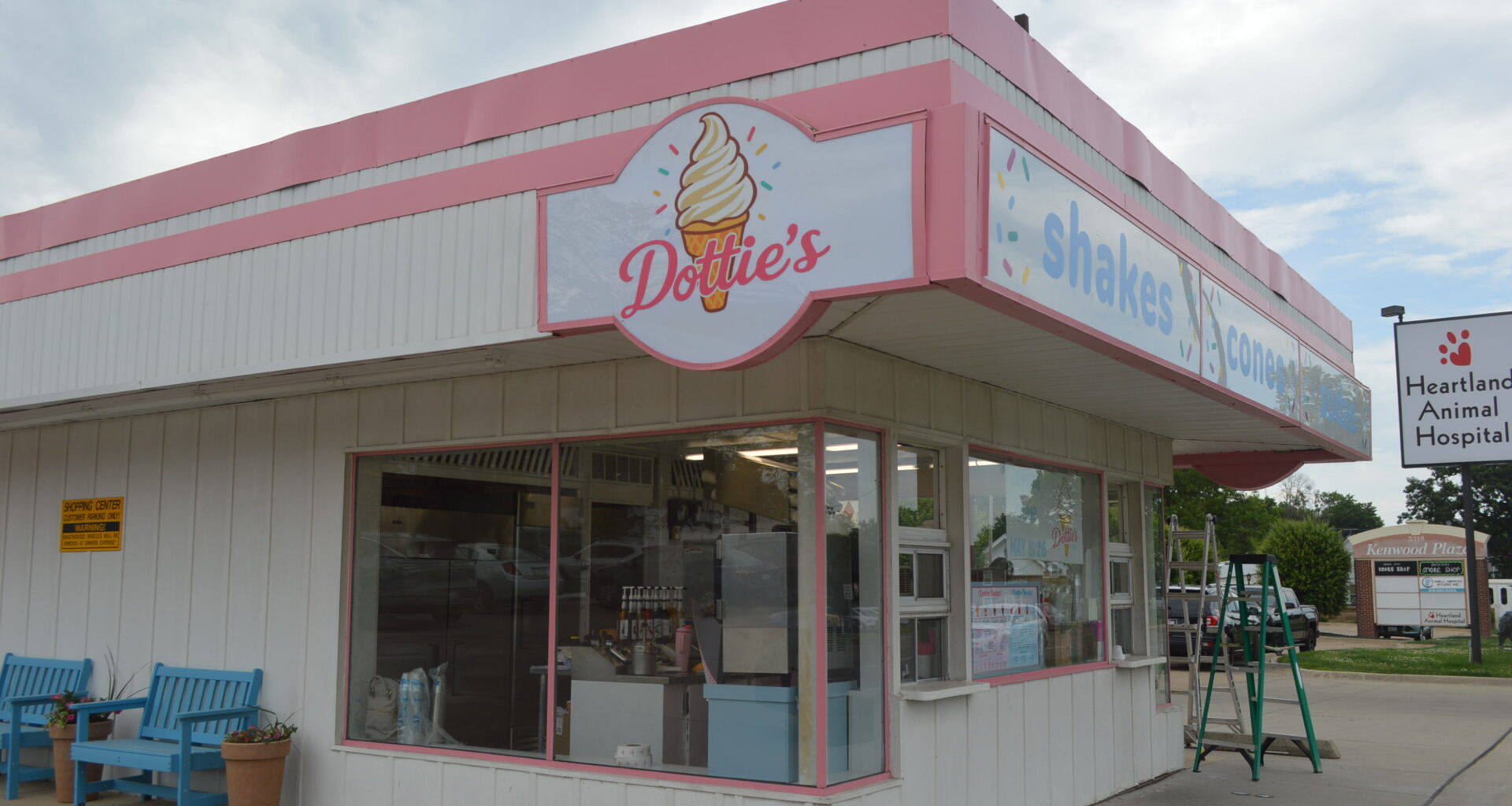 New ice cream shop opens in former Cedar Rapids Dairy Queen – Homegrown Iowan