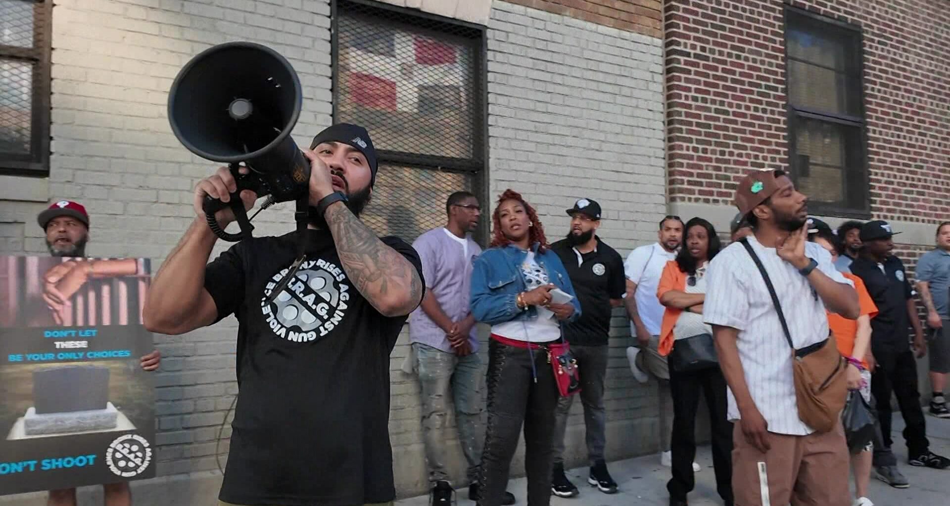 News 12 | Bronx | Bronx Residents Rally Against Gun Violence After Deadly Shooting