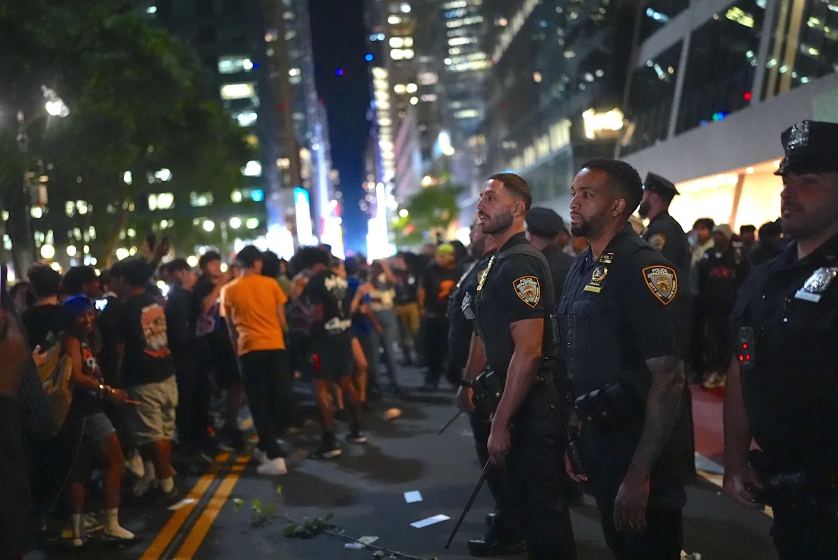 Knicks Game 3 watch party in NYC ends with 21 people arrested
