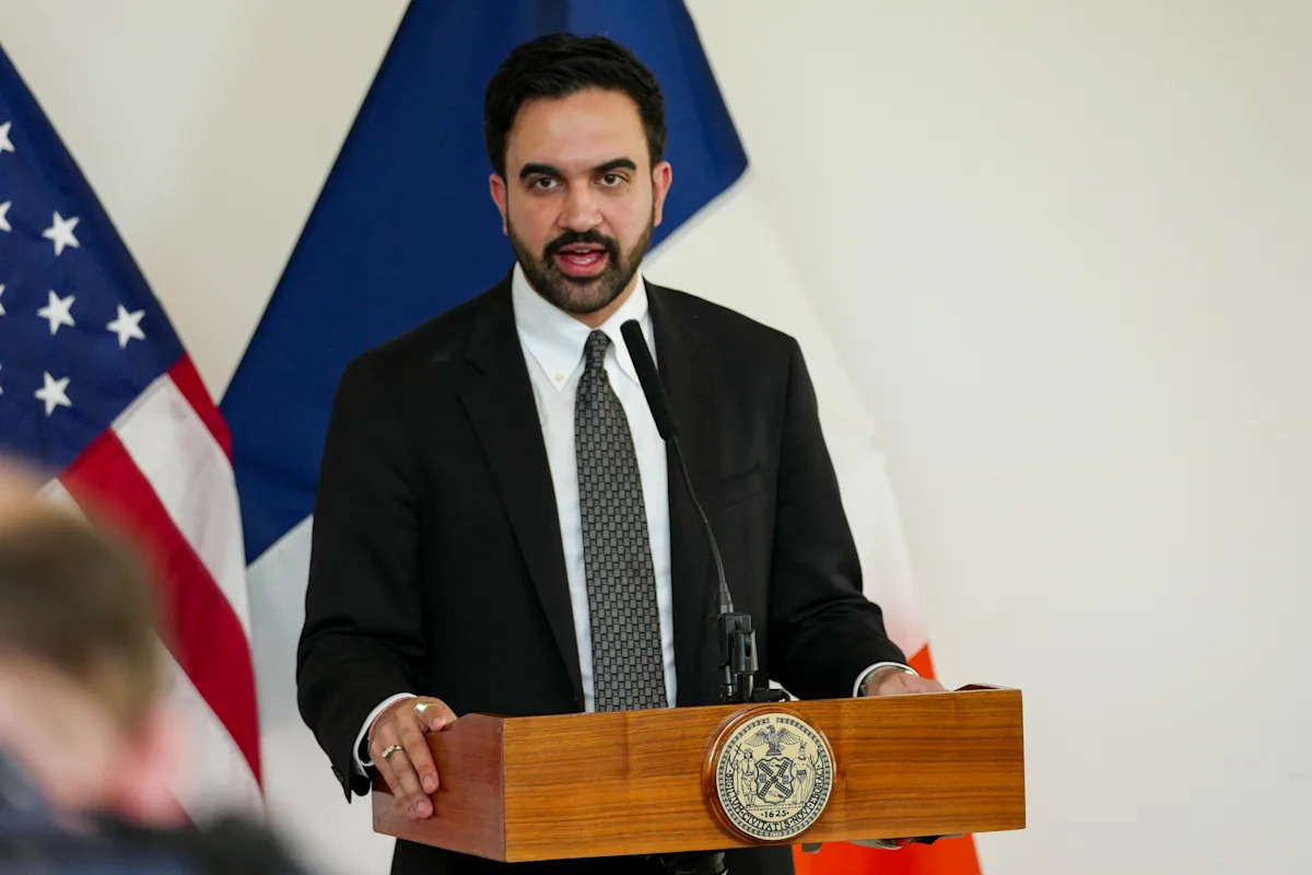 NYC Mayor Zohran Mamdani renews call for banning Central Park carriage horses after horse dies in park