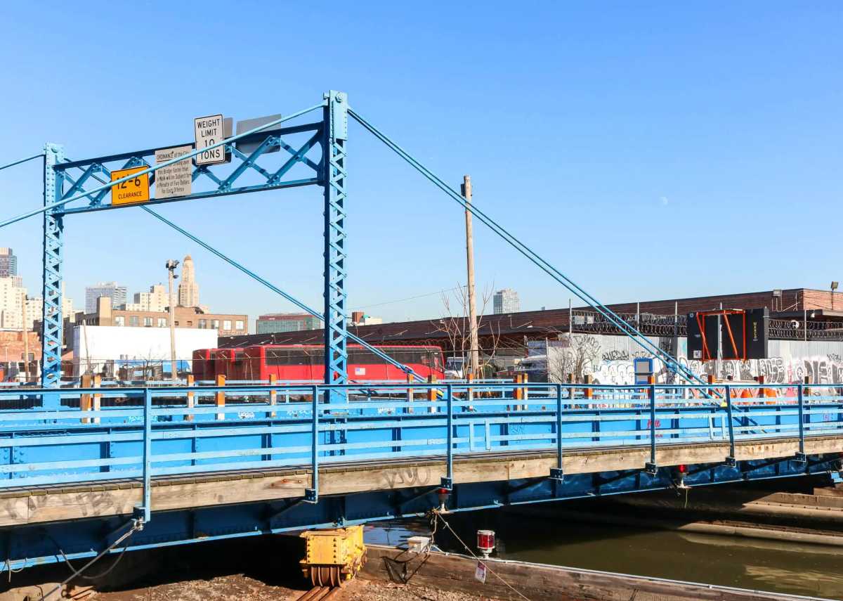 Historic Carroll Street Bridge to reopen as pedestrian-and-cyclist only crossing • Brooklyn Paper