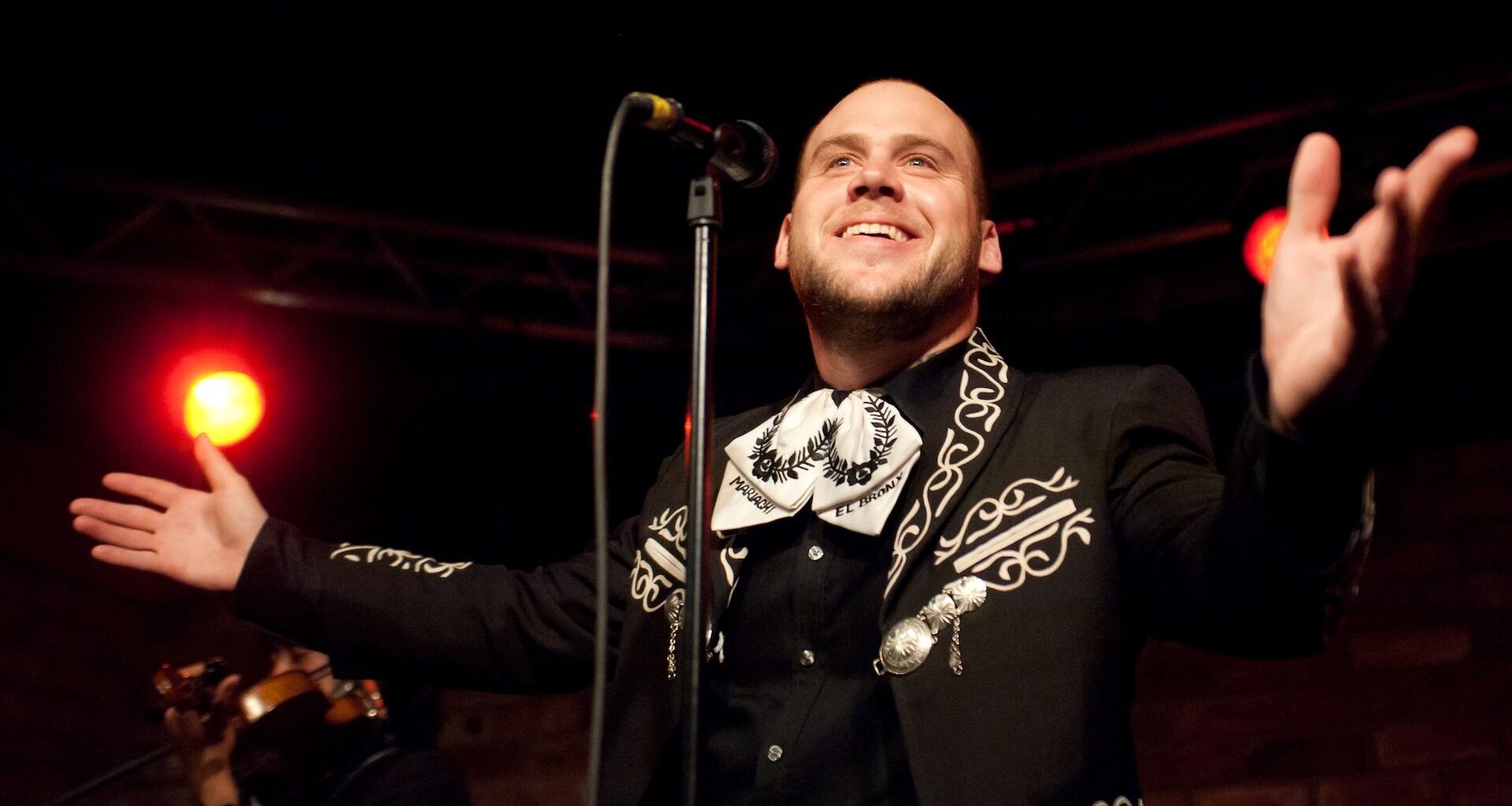 Matt Caughthran performs with Mariachi El Bronx
