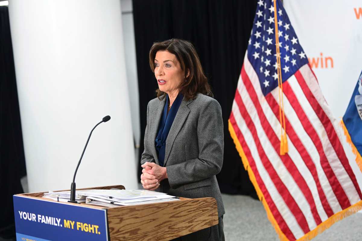Hochul, New York usher in new AI media transparency policies