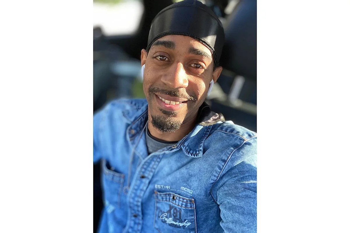 Dad Fatally Shot on N.Y.C. Bus After Telling Fellow Rider He Was Talking Too Loudly on Phone: Police
