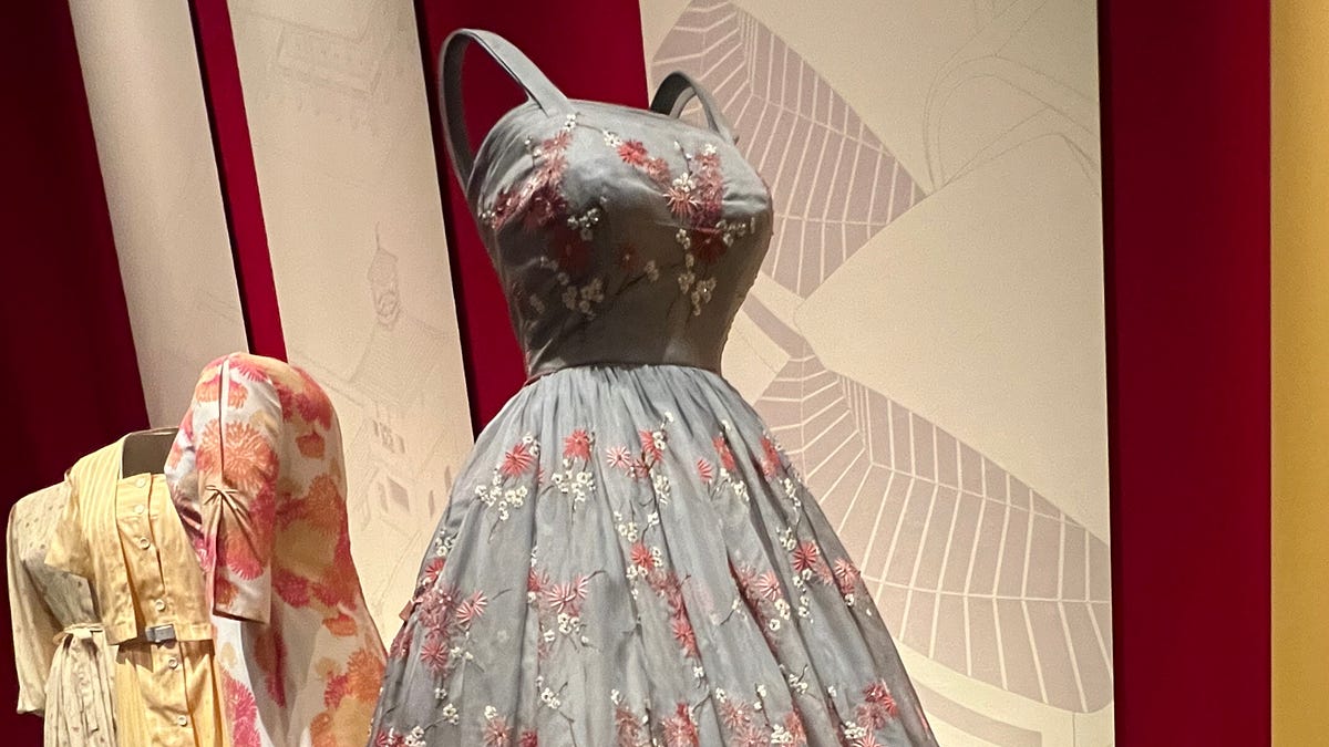 The Queen’s Maple Leaf Style: Nova Scotia’s mayflower gown