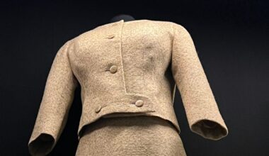 The Queen’s Maple Leaf Style: The ‘utilitarian’ tweed suit