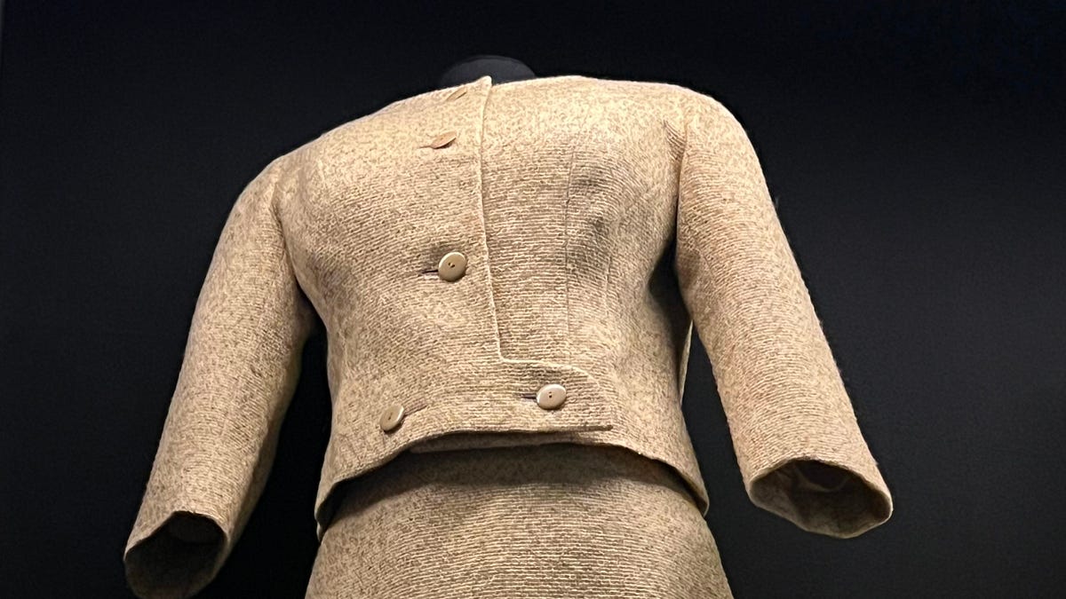 The Queen’s Maple Leaf Style: The ‘utilitarian’ tweed suit