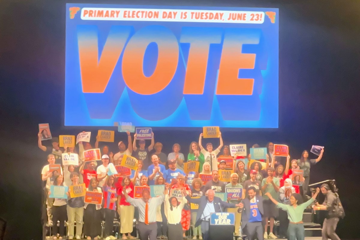 Bernie Sanders And NYC Mayor Push For Progressive Candidates at Brooklyn Rally