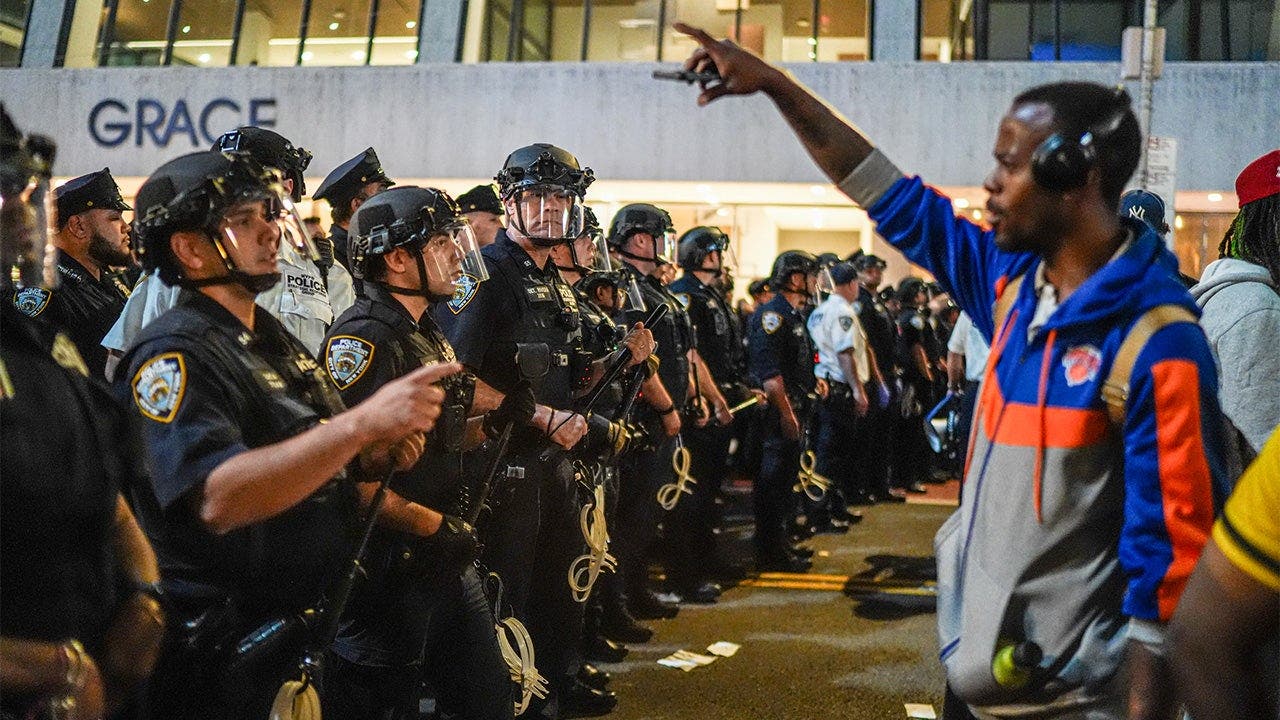 Knicks watch party turns ugly as massive brawls break out, pepper spray gets deployed by cops in Manhattan
