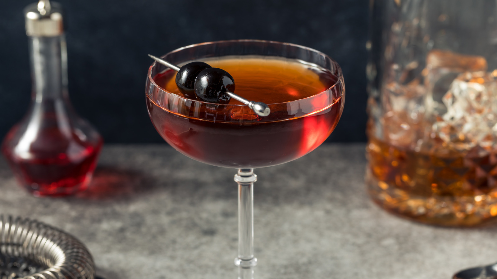 The Best Sweet Vermouth For Manhattan Cocktails, According To An Expert