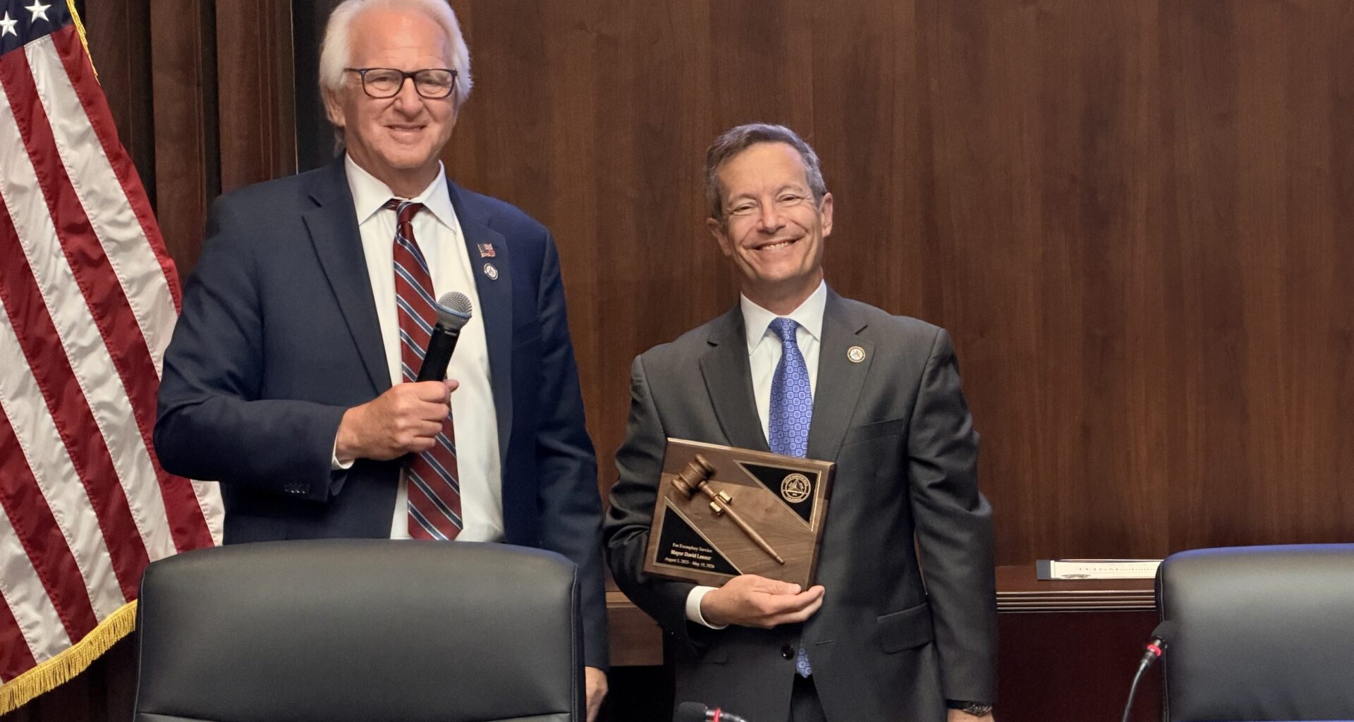 Lesser passes gavel to Franklin in Manhattan Beach mayoral rotation