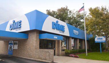 Middle Village lawyer indicted for swindling clients, financial institution out of more than $1M in fraudulent scheme: DA – QNS