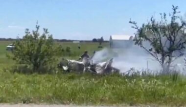 12 dead after plane full of sky divers crashes near Kansas City