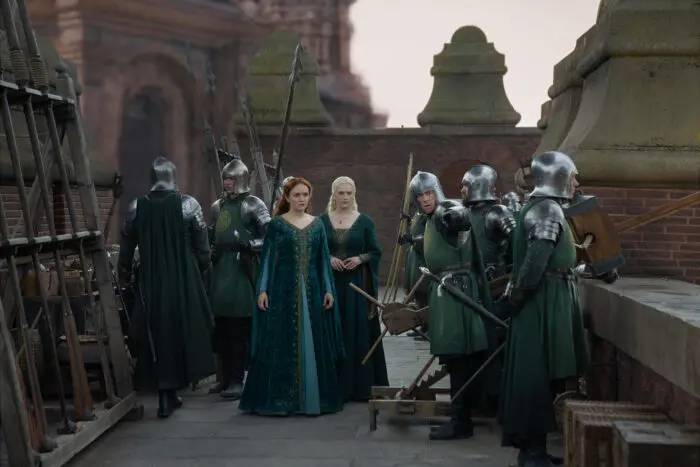 Alicent and Helaena tell their armies to stand down
