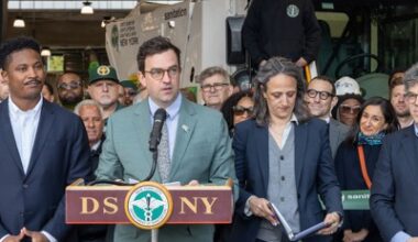 Opinion: New York City is drowning in packaging. A bill in Albany can help.