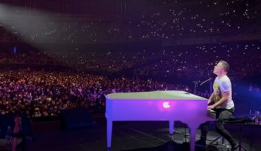Marc Martel, stadium of people, freddie mercury, queen singalong
