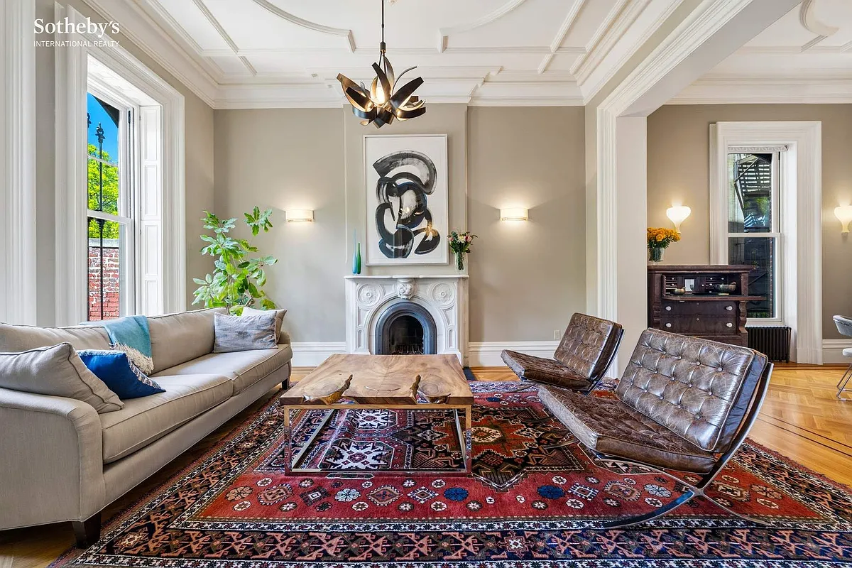 parlor with mantel, ceiling medallion