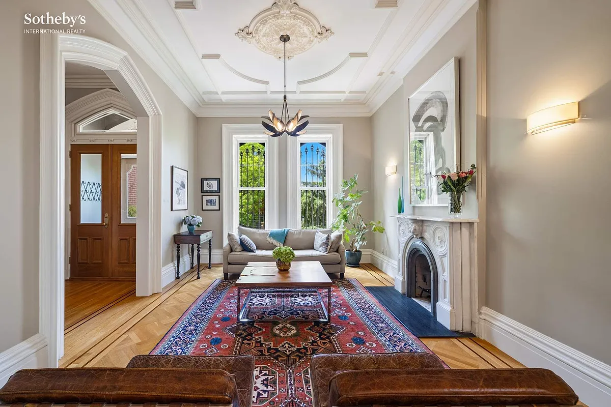 parlor with mantel, ceiling medallion