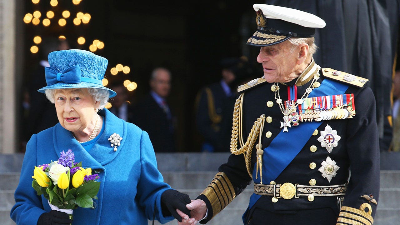 Queen Elizabeth II had another suitor before Prince Philip, book reveals