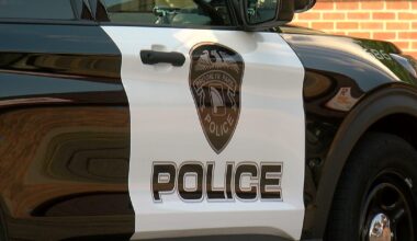 Brooklyn Park police search for suspect in attempted carjacking