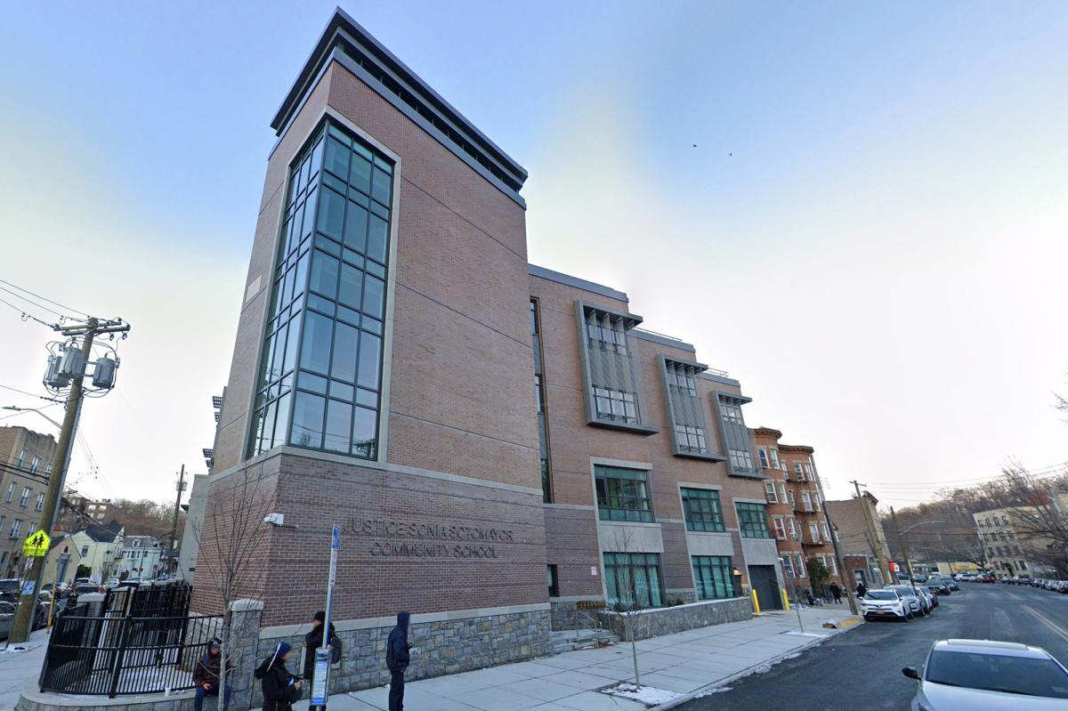 6th-grader chokes to death in NY school during apparent TikTok challenge