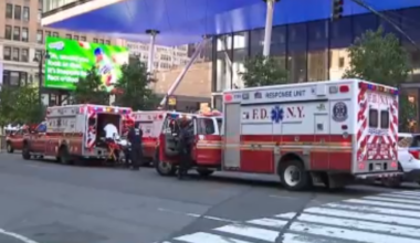 5 people stabbed inside Manhattan’s Penn Station