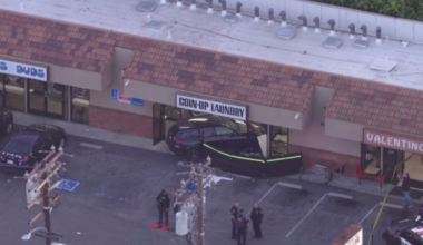 Pedestrian killed after car crashes into Manhattan Beach laundromat
