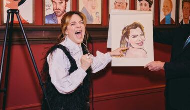 Photos: The Lost Boys Tony Nominee Shoshana Bean Joins the Hallowed Walls of Sardi's