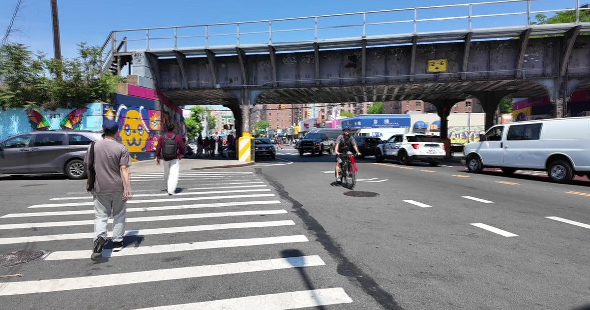 Elmhurst, Queens residents push MTA to reopen former LIRR station, say "we're feeling a little overlooked"