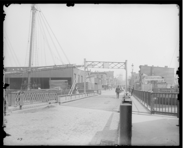 The Carroll Street Bridge in 1903. Photo: NYC Department of Records and Information Services